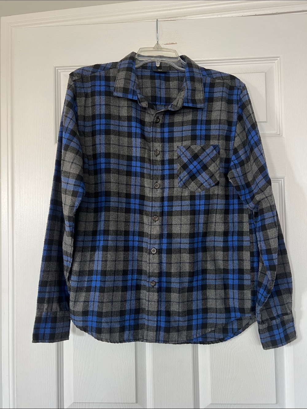 Men's Blue and Gray Plaid Button-Down Shirt - Classic Casual